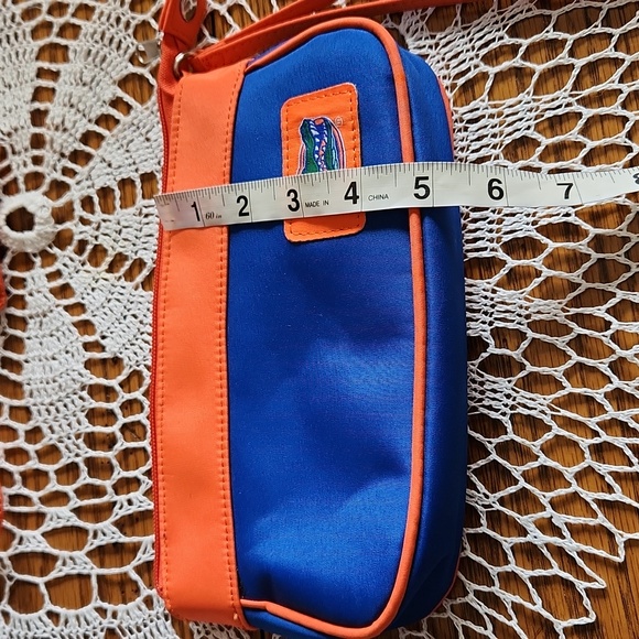 Gator, Women's purse and phone carrier, bundle - Picture 6 of 12